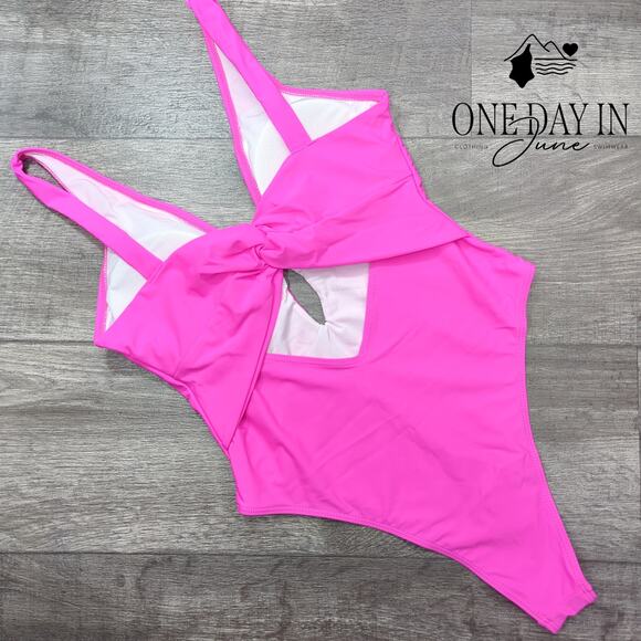 CharmLeaks Ring Front Twist Back High Cut One Piece Swimsuit Size L - Picture 4 of 4